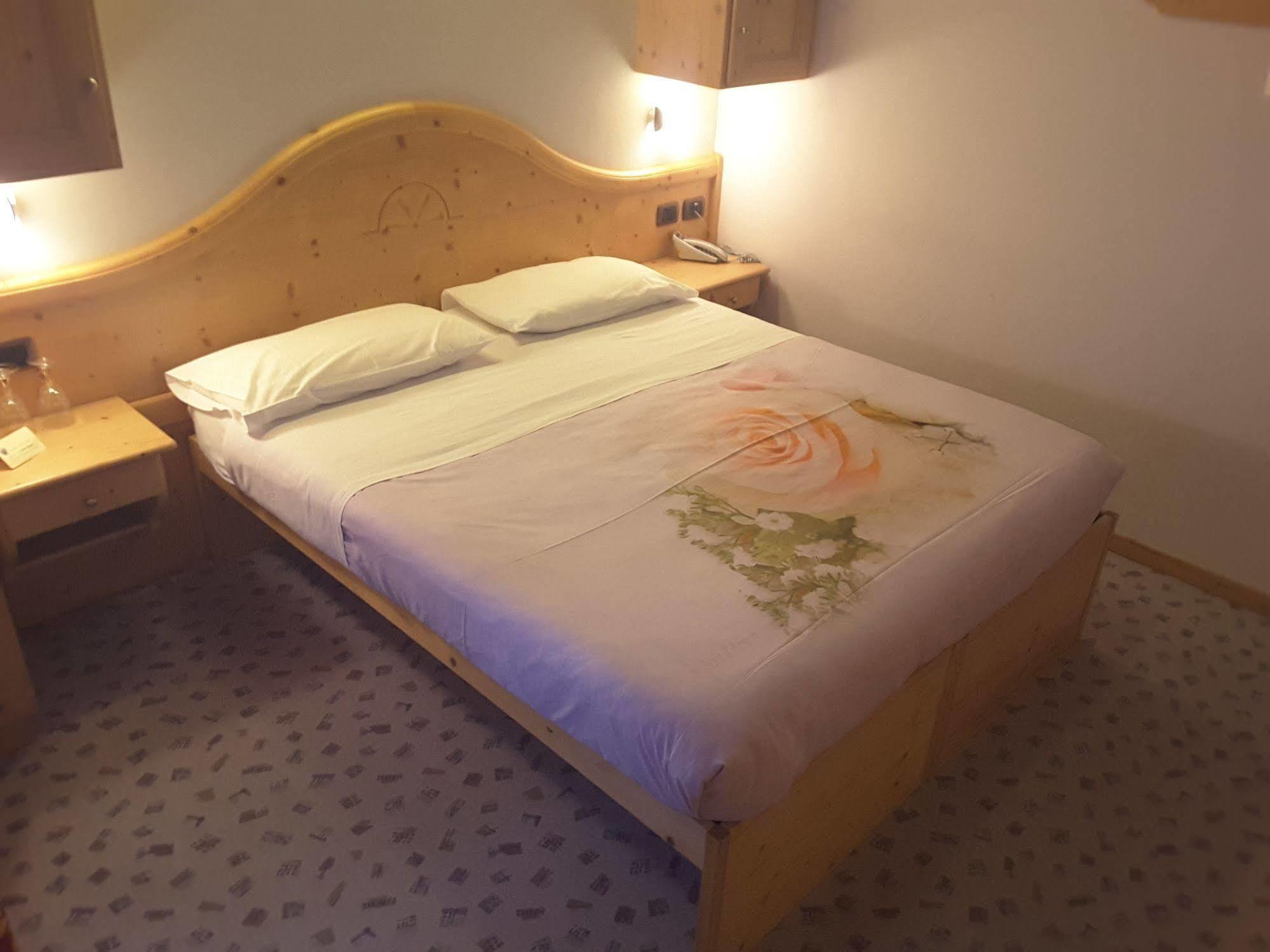 Hotel Valeria ลีวินโญ ภายนอก รูปภาพ