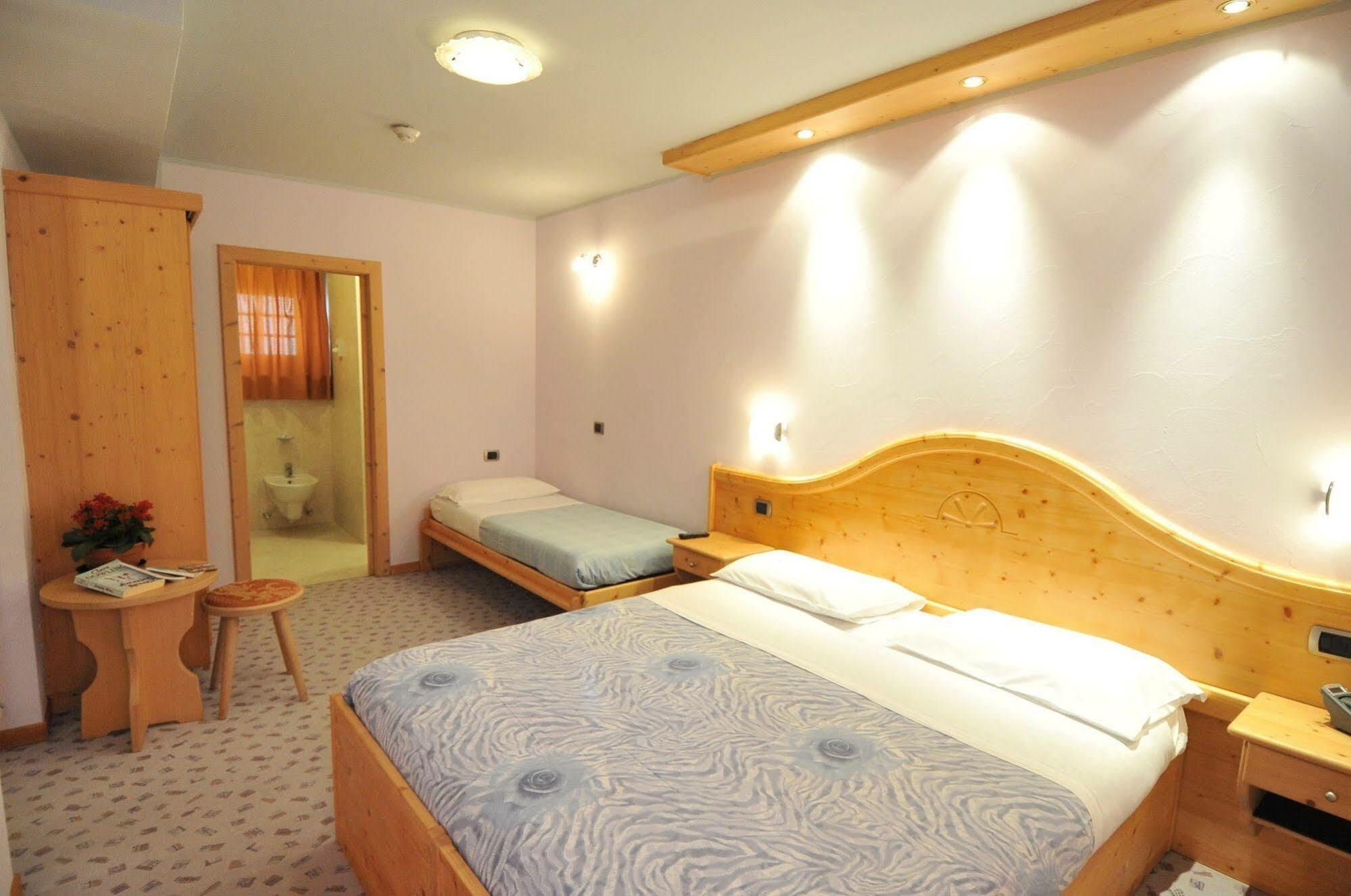 Hotel Valeria ลีวินโญ ภายนอก รูปภาพ